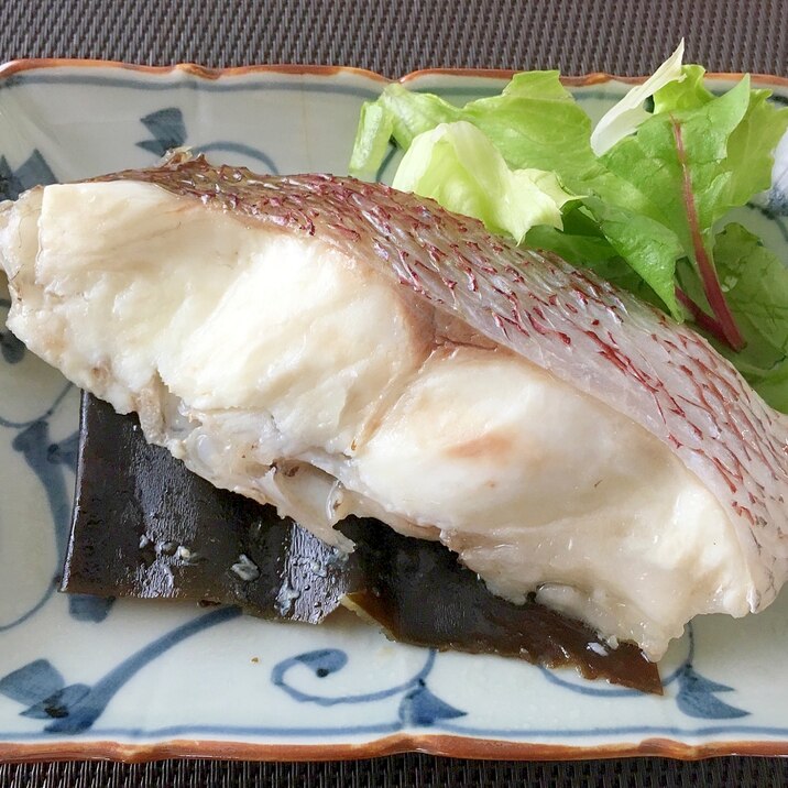 鯛の昆布蒸し☆落としバターが決め手